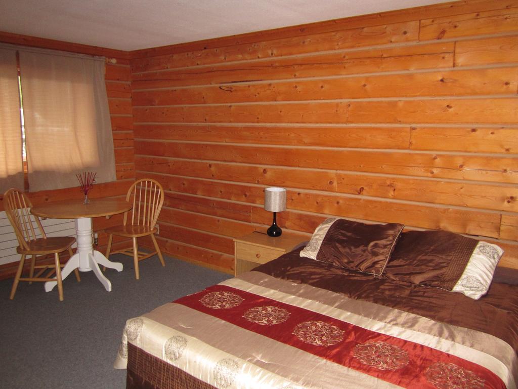 Spirit Lake Lodge Whitehorse Szoba fotó