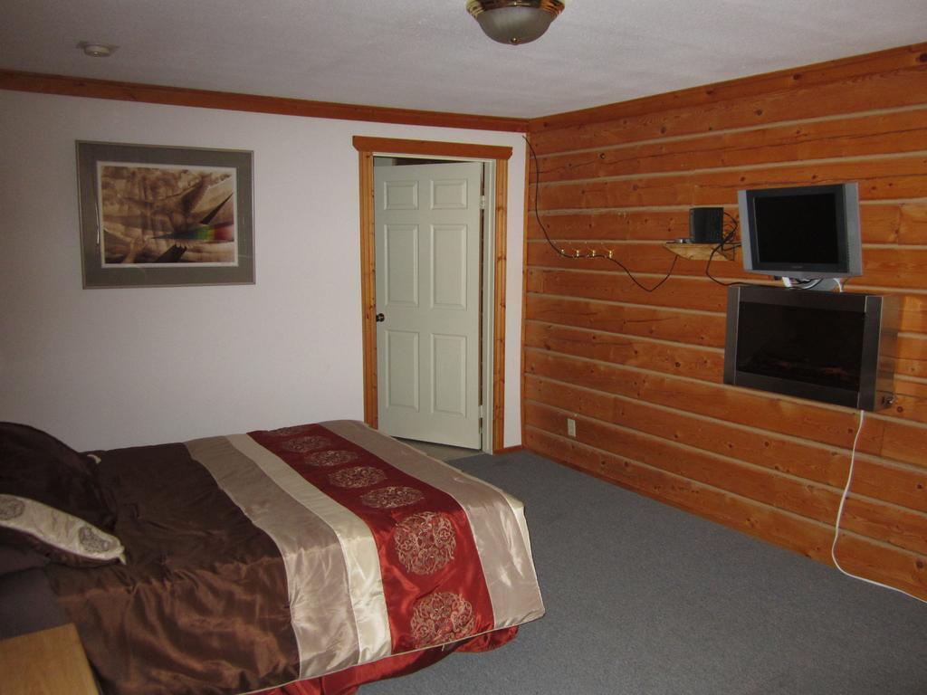 Spirit Lake Lodge Whitehorse Szoba fotó